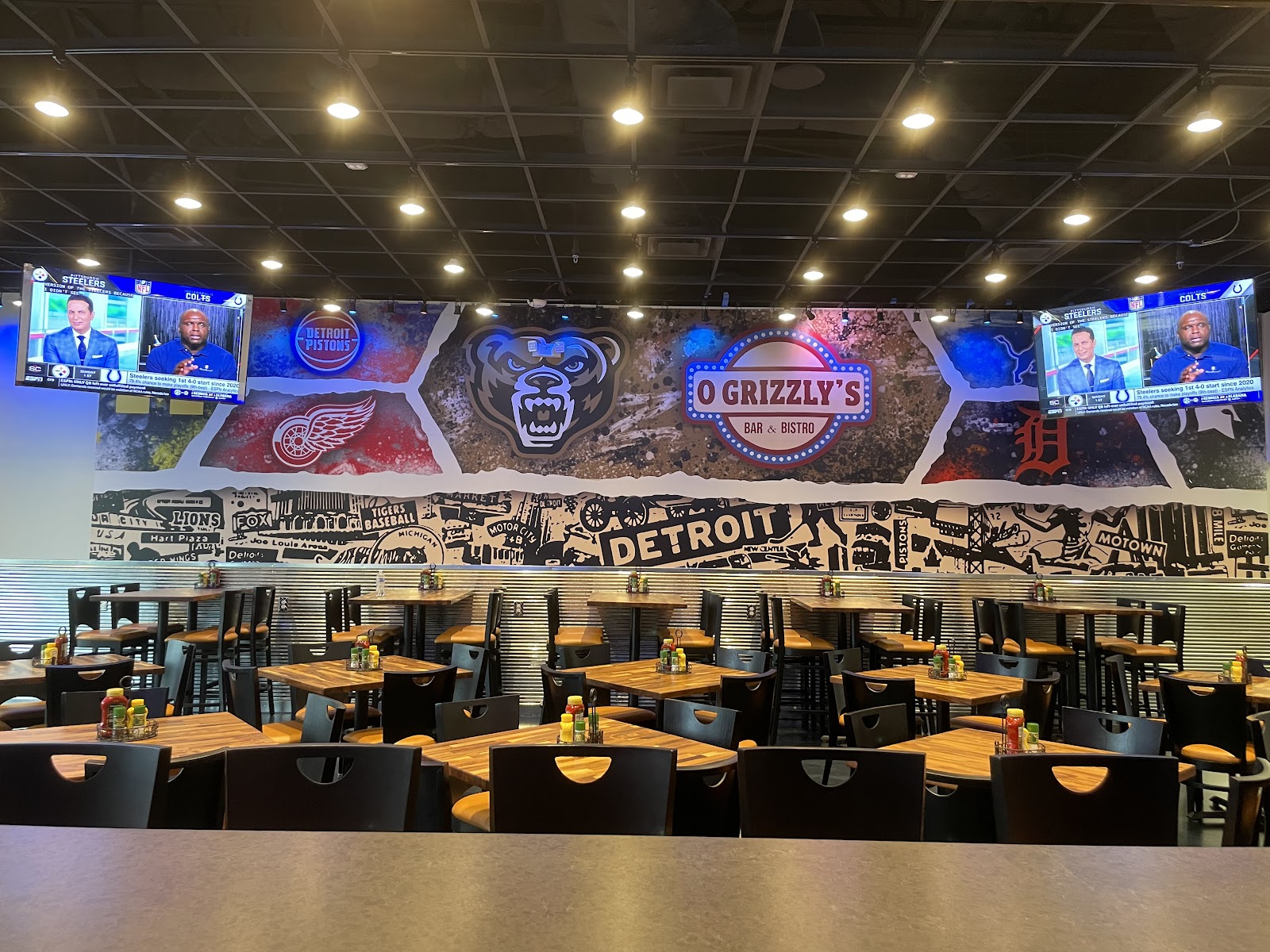 O Grizzly's Bar & Bistro in Auburn Hills
