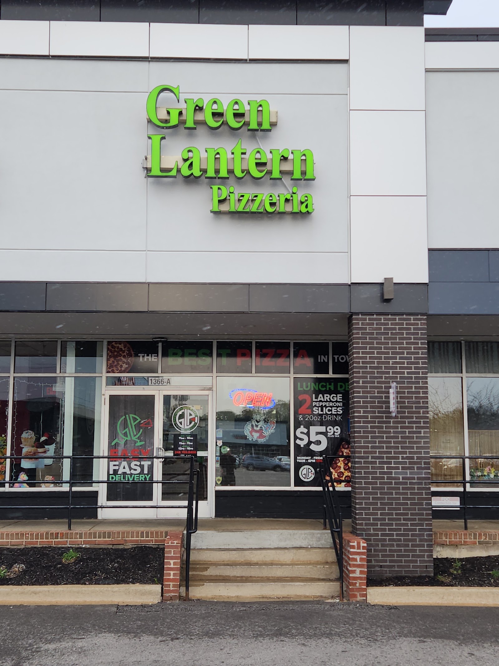 Green Lantern Pizza in Rochester Hills