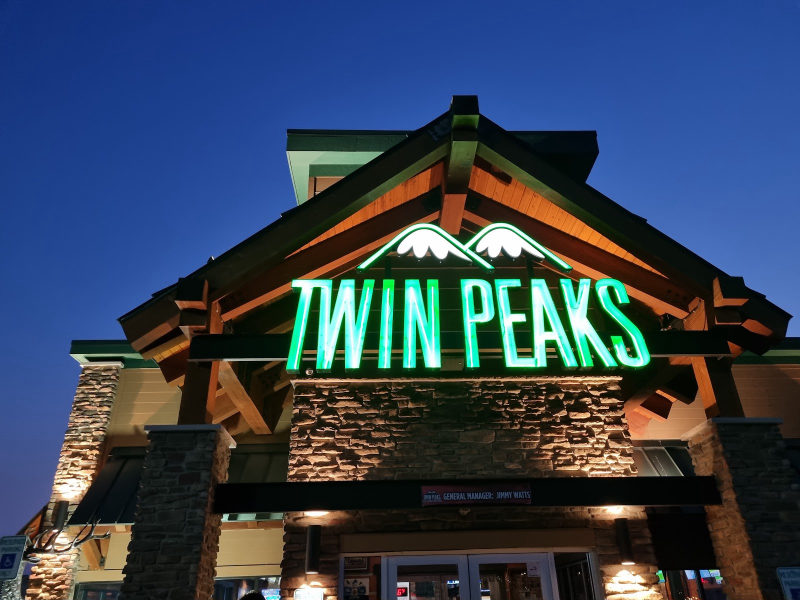 Twin Peaks in Auburn Hills